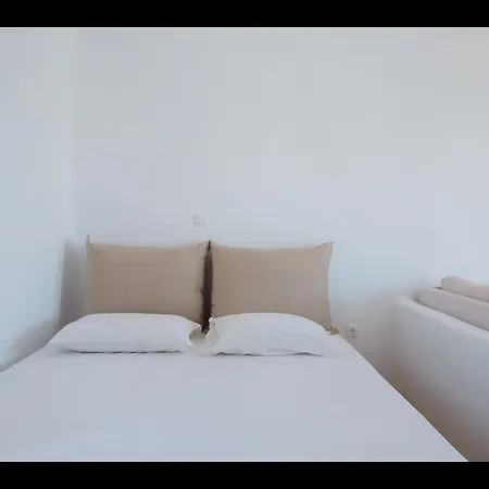 公寓 White Retreat 纳乌萨